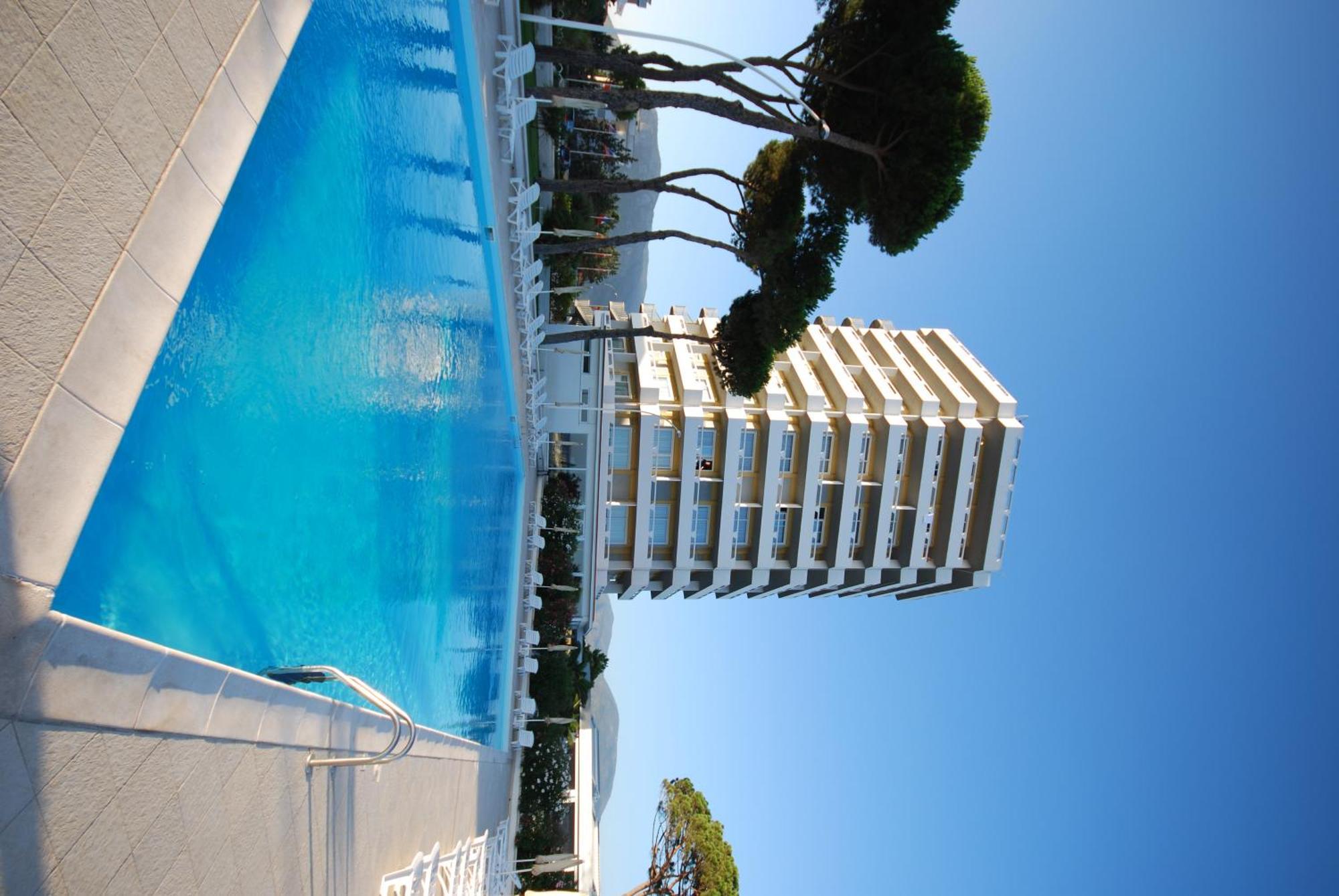 Hotel Torre Del Sole Terracina Esterno foto