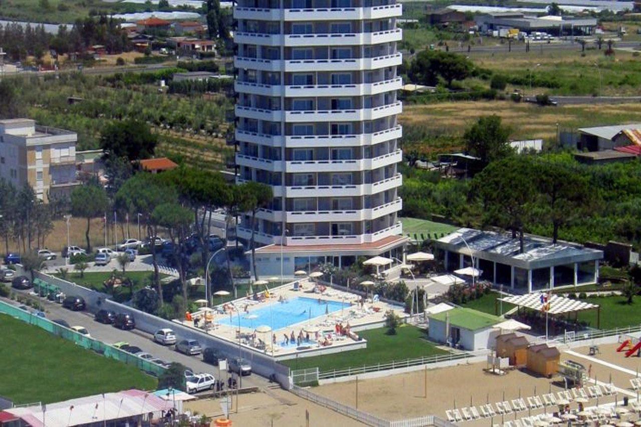 Hotel Torre Del Sole Terracina Esterno foto