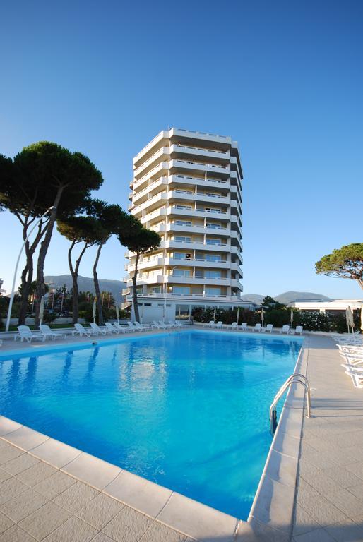 Hotel Torre Del Sole Terracina Esterno foto